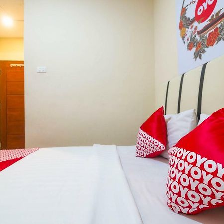Sentosa Guest House Pontianak Ngoại thất bức ảnh