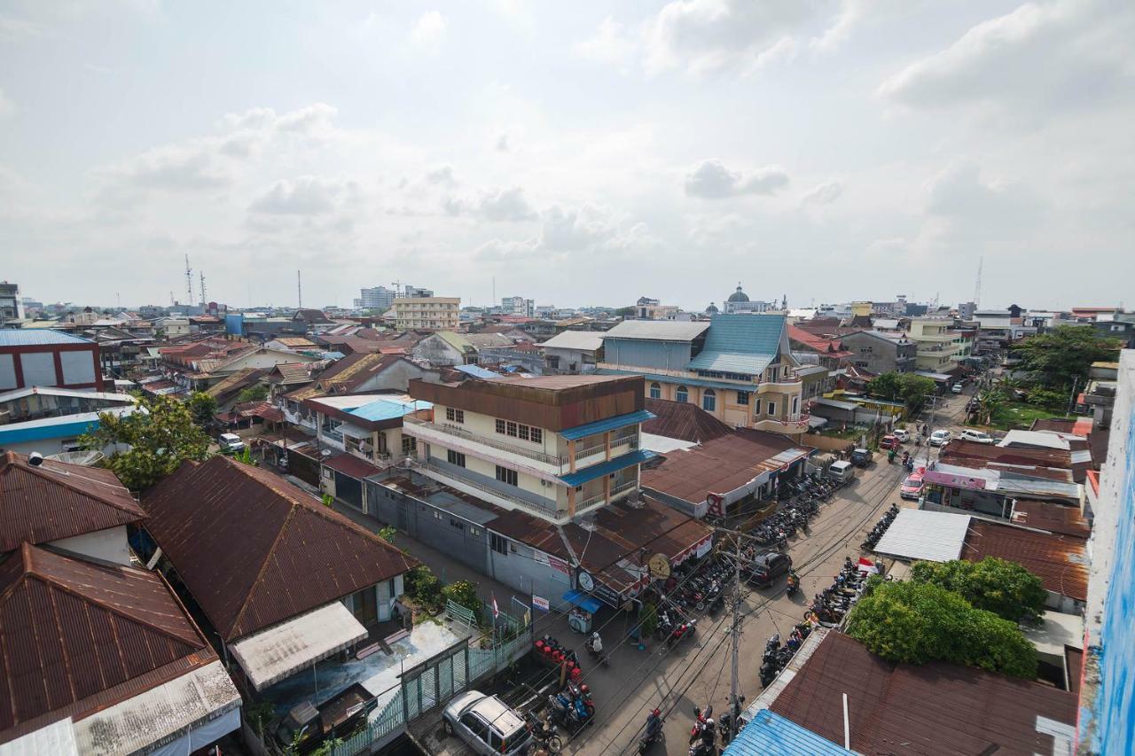 Sentosa Guest House Pontianak Ngoại thất bức ảnh