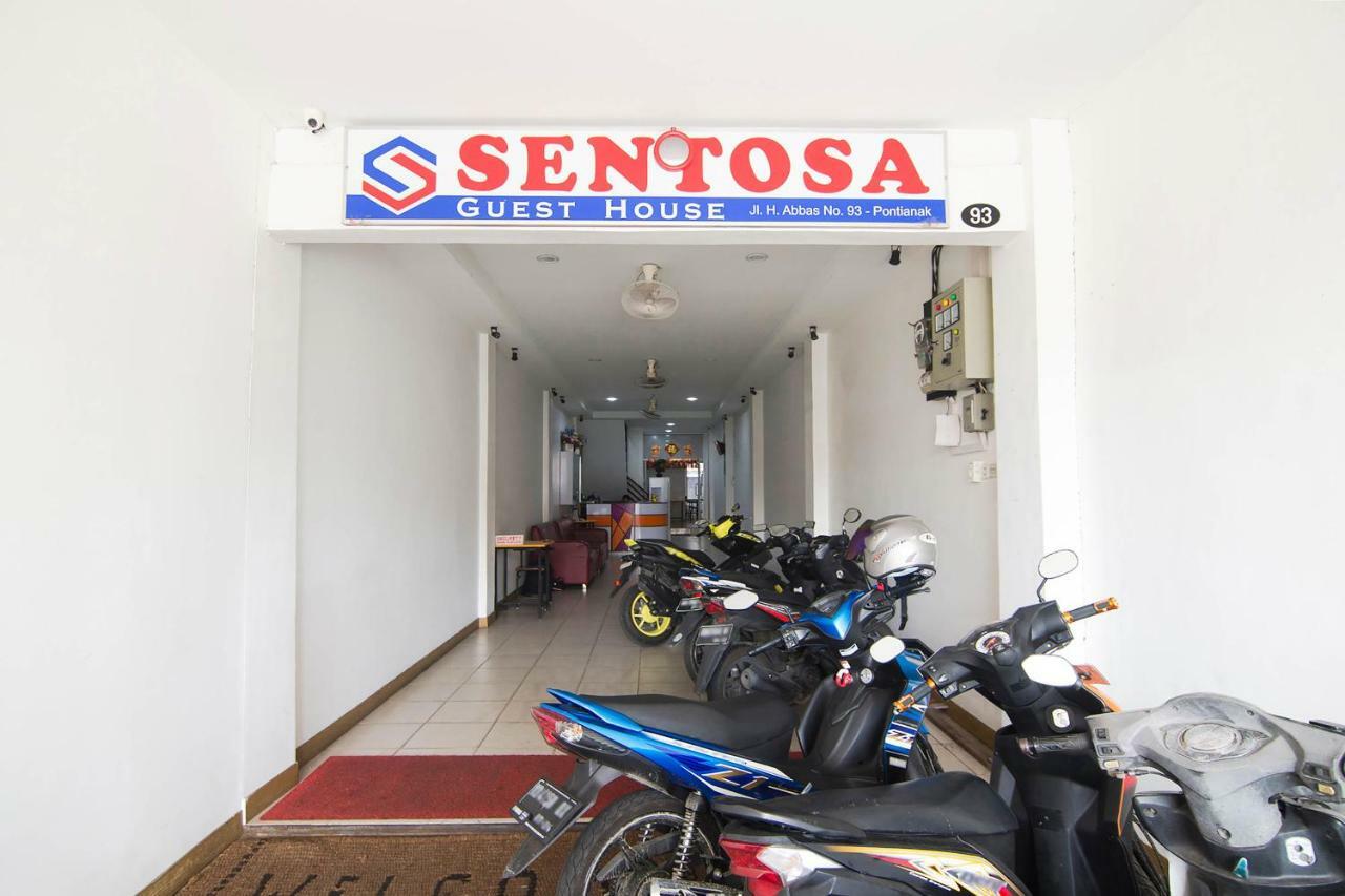 Sentosa Guest House Pontianak Ngoại thất bức ảnh