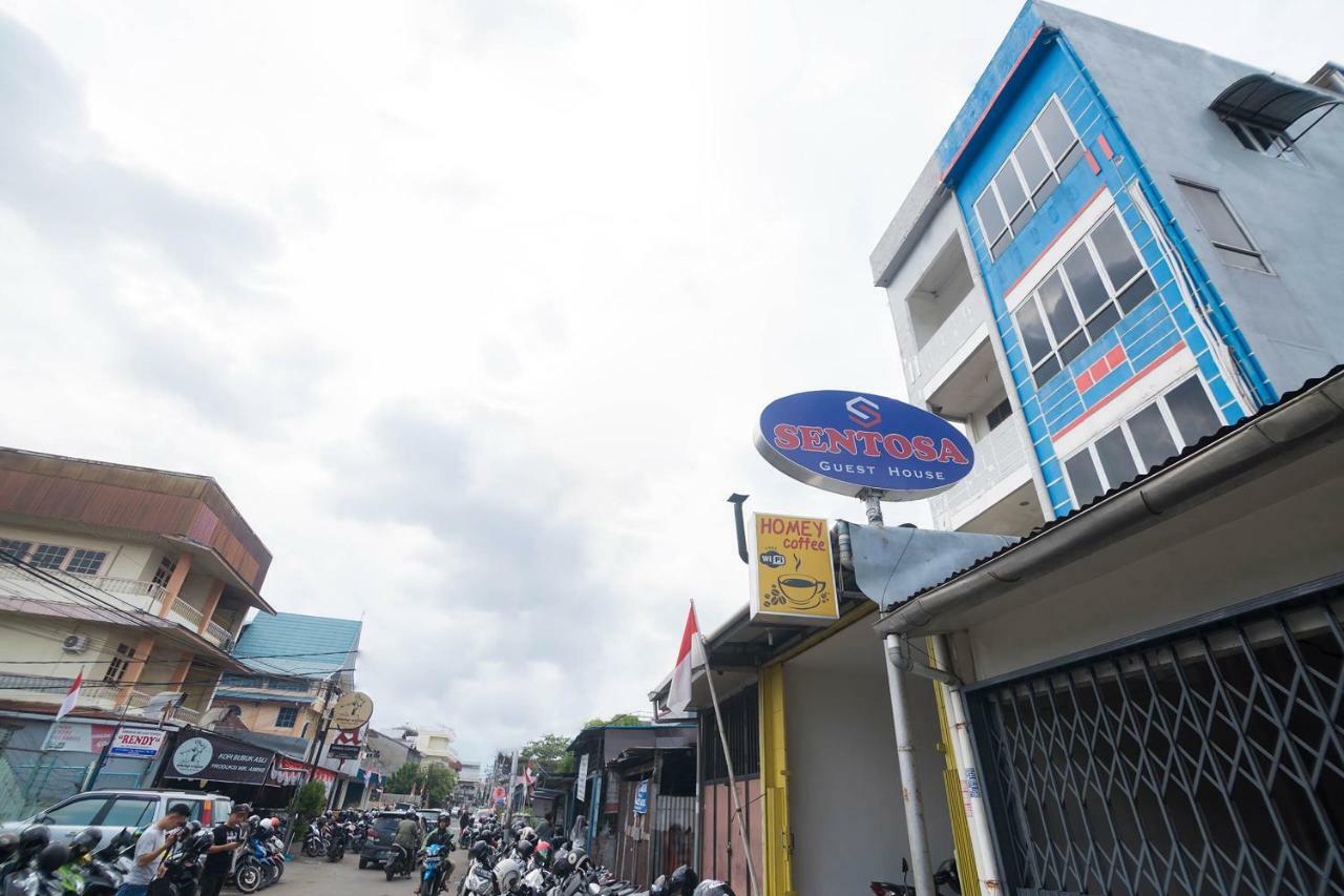 Sentosa Guest House Pontianak Ngoại thất bức ảnh
