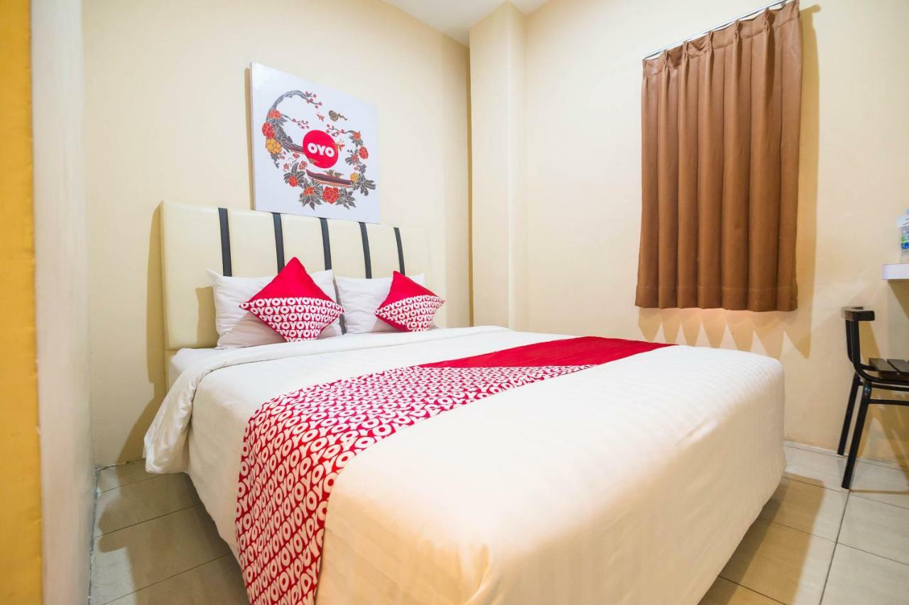 Sentosa Guest House Pontianak Ngoại thất bức ảnh