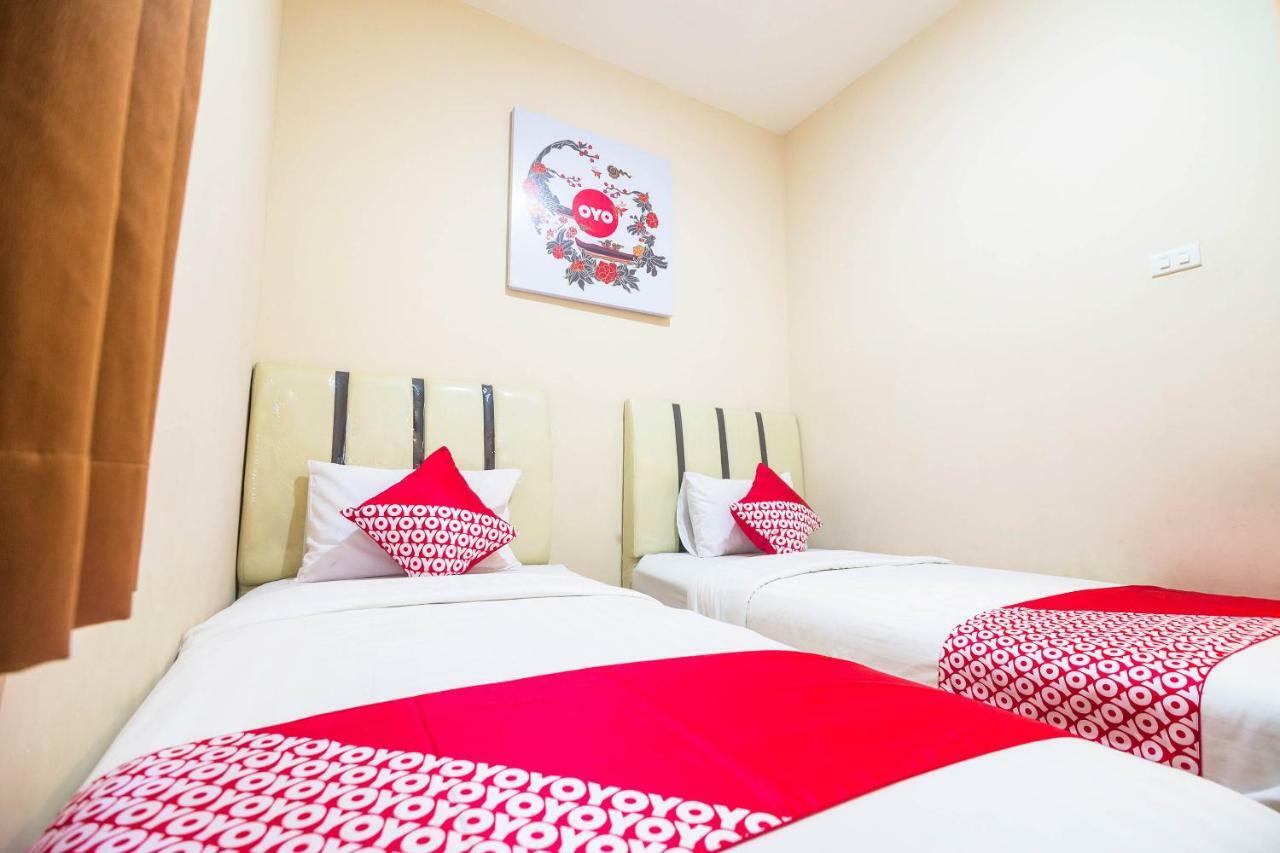 Sentosa Guest House Pontianak Ngoại thất bức ảnh