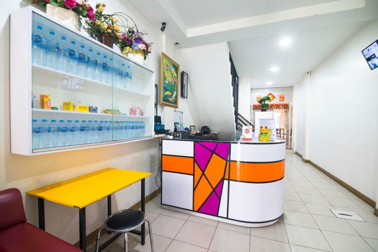 Sentosa Guest House Pontianak Ngoại thất bức ảnh
